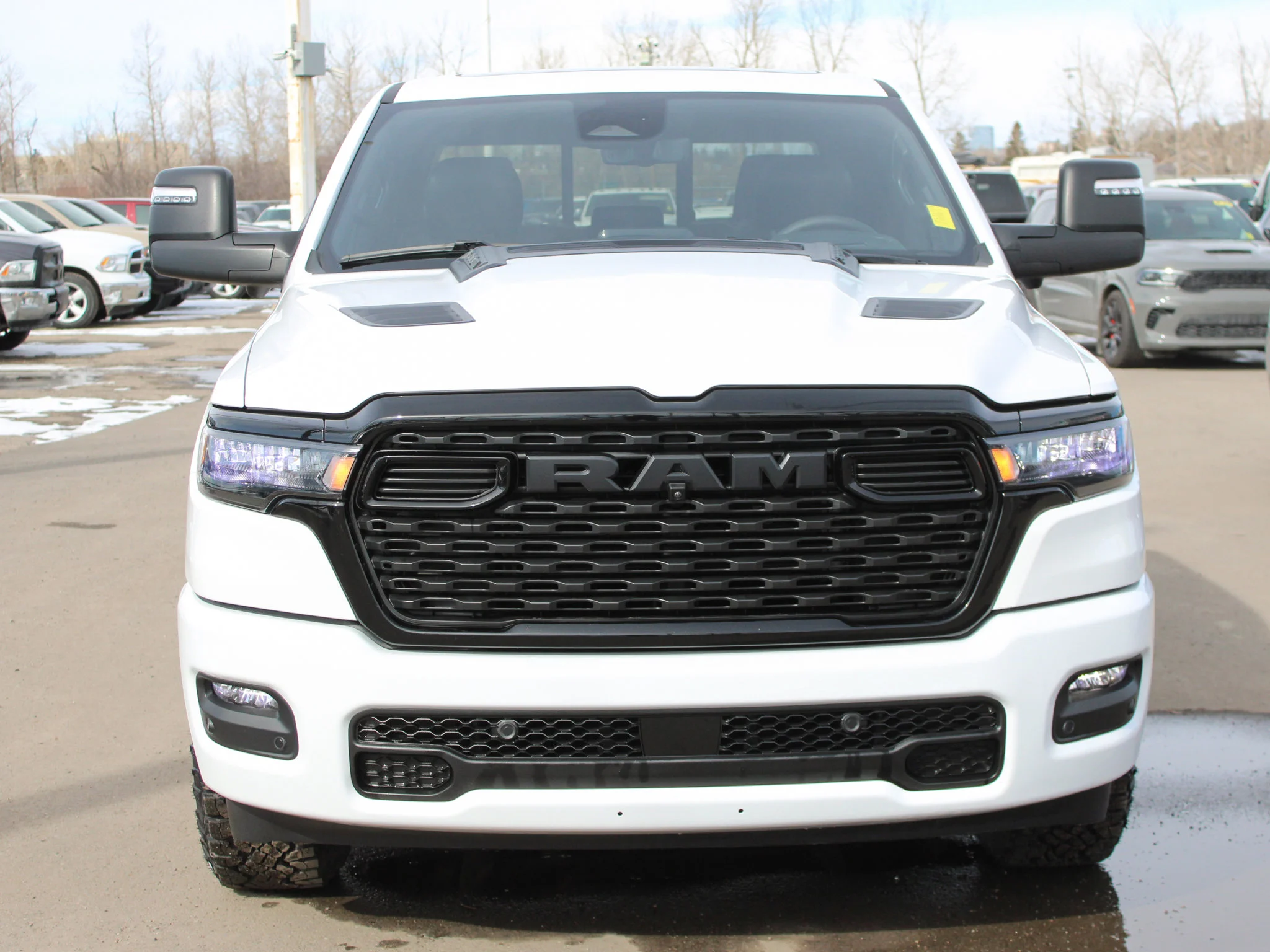 Certified Used 2025 White RAM Sport * Twin Turbo | 420 HP | Trailer Tow Group  | Night Edition | Heated Seats | Apple CarPlay image 10