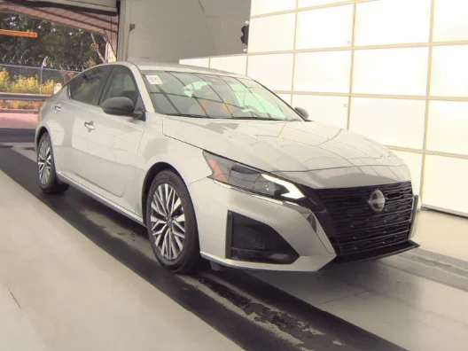Used 2025 Silver Nissan 2.5 SV image 1