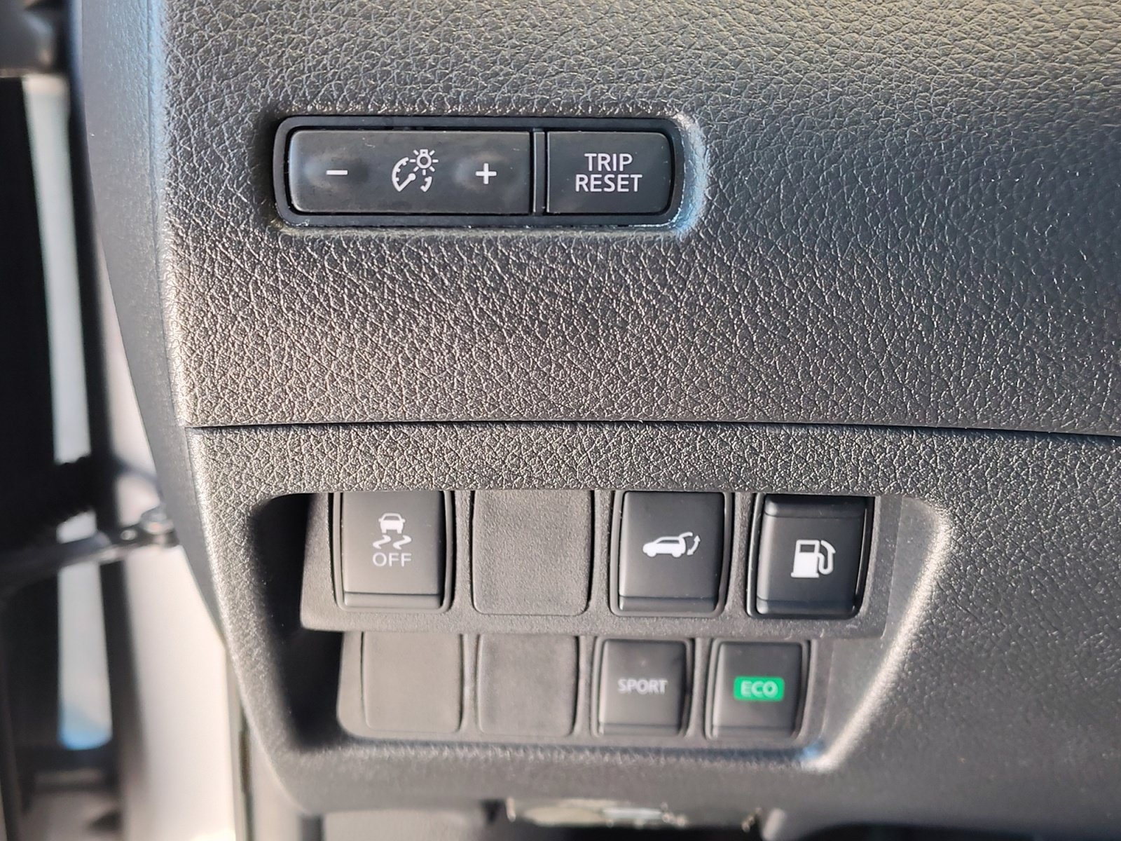Used 2018 Gun Metallic Nissan SV image 25