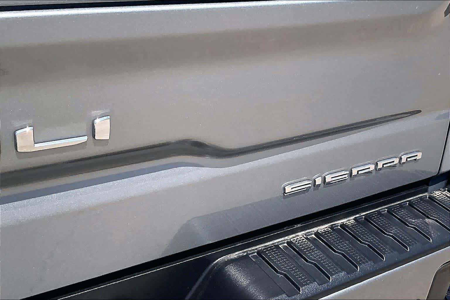 Used 2023 Sterling Metallic GMC Denali image 10