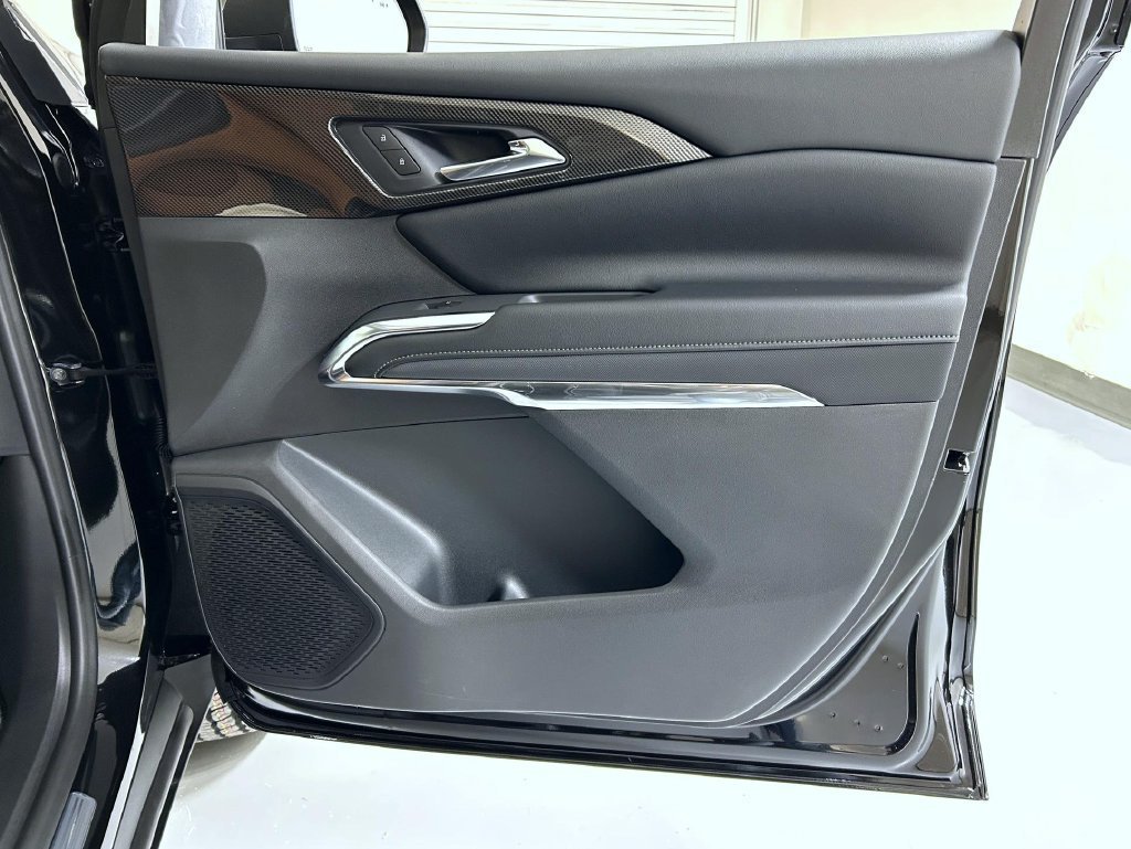 2027 Chevrolet Traverse Z71 - Photo 16