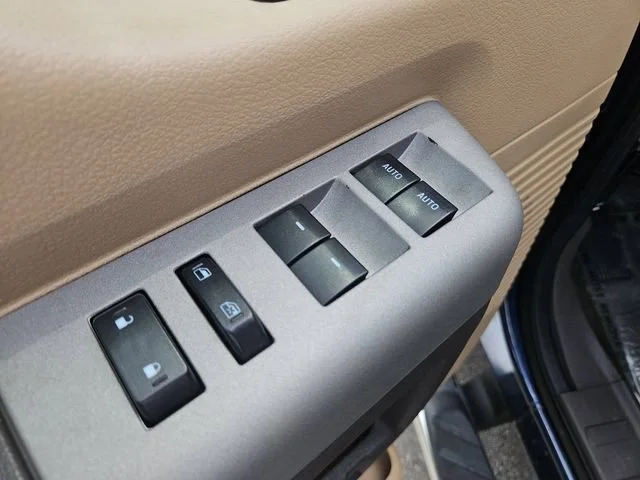 Used 2015 Blue Ford Lariat image 19