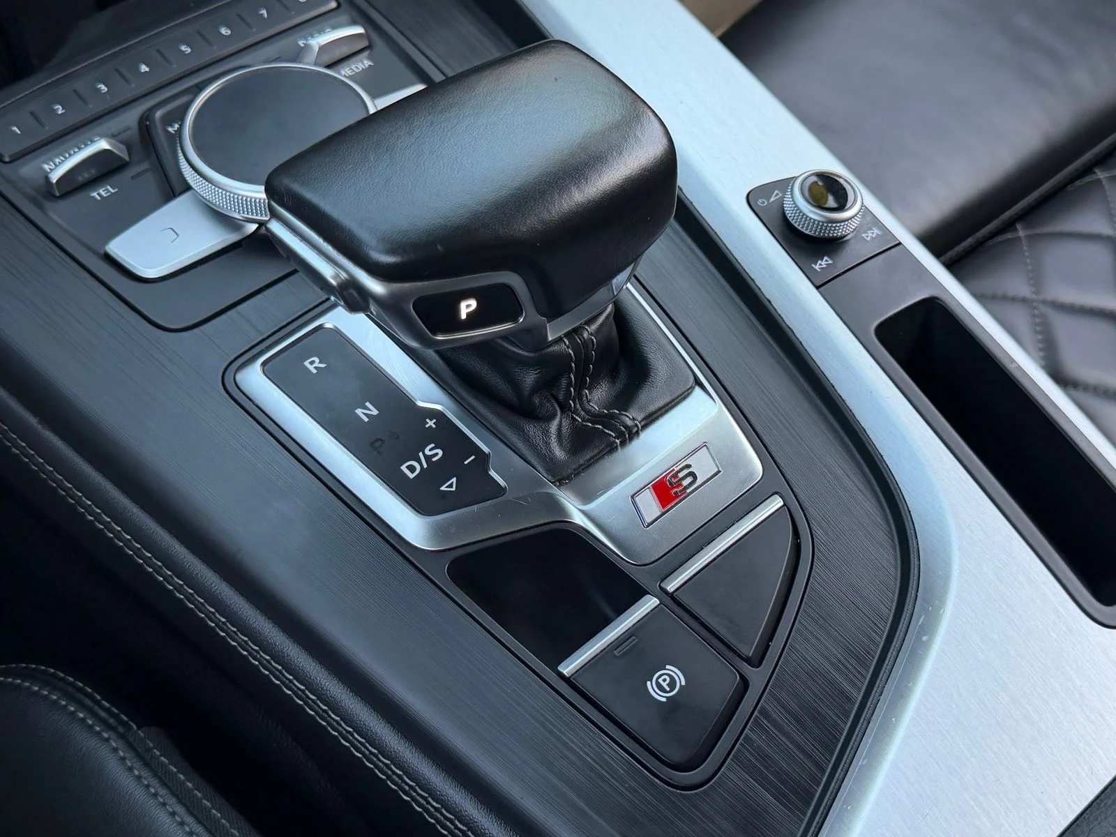 Used 2018 Daytona Gray Pearl Effect Audi 3.0T Prestige image 20