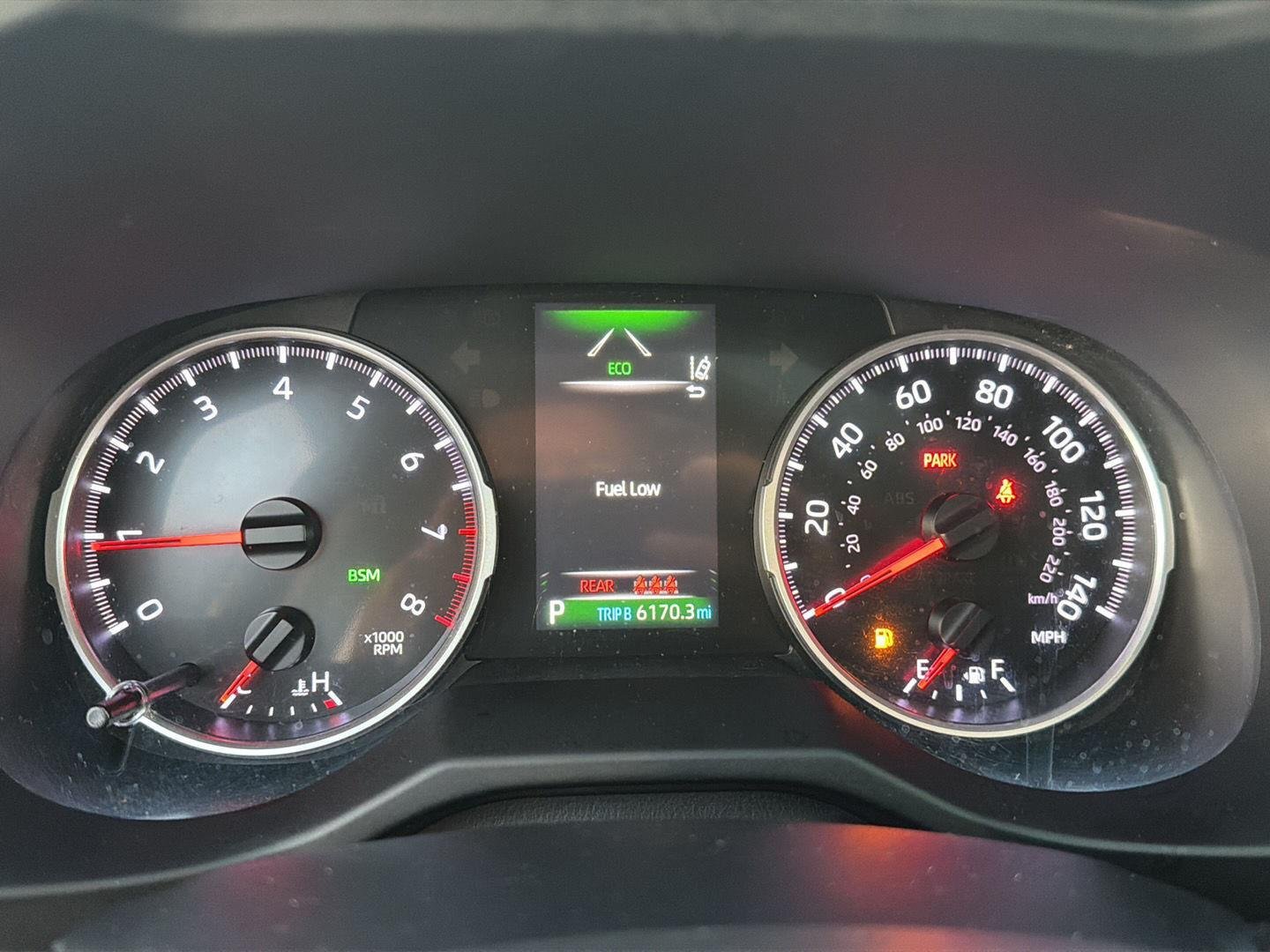 Used 2022 White Toyota XLE image 23