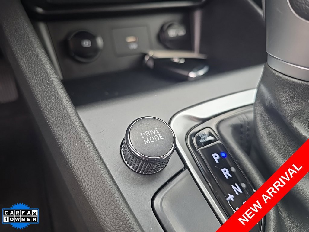 Used 2023 Silver Hyundai SEL image 11