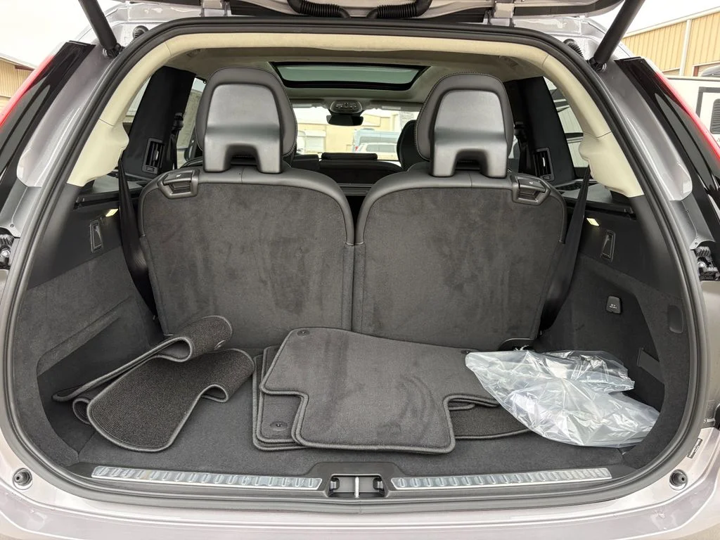 New 2026 Aurora Silver Volvo Ultra image 29