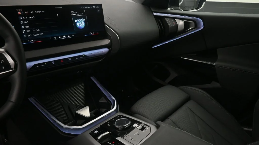 New 2026 Dark Graphite Metallic BMW 30 xDrive image 8