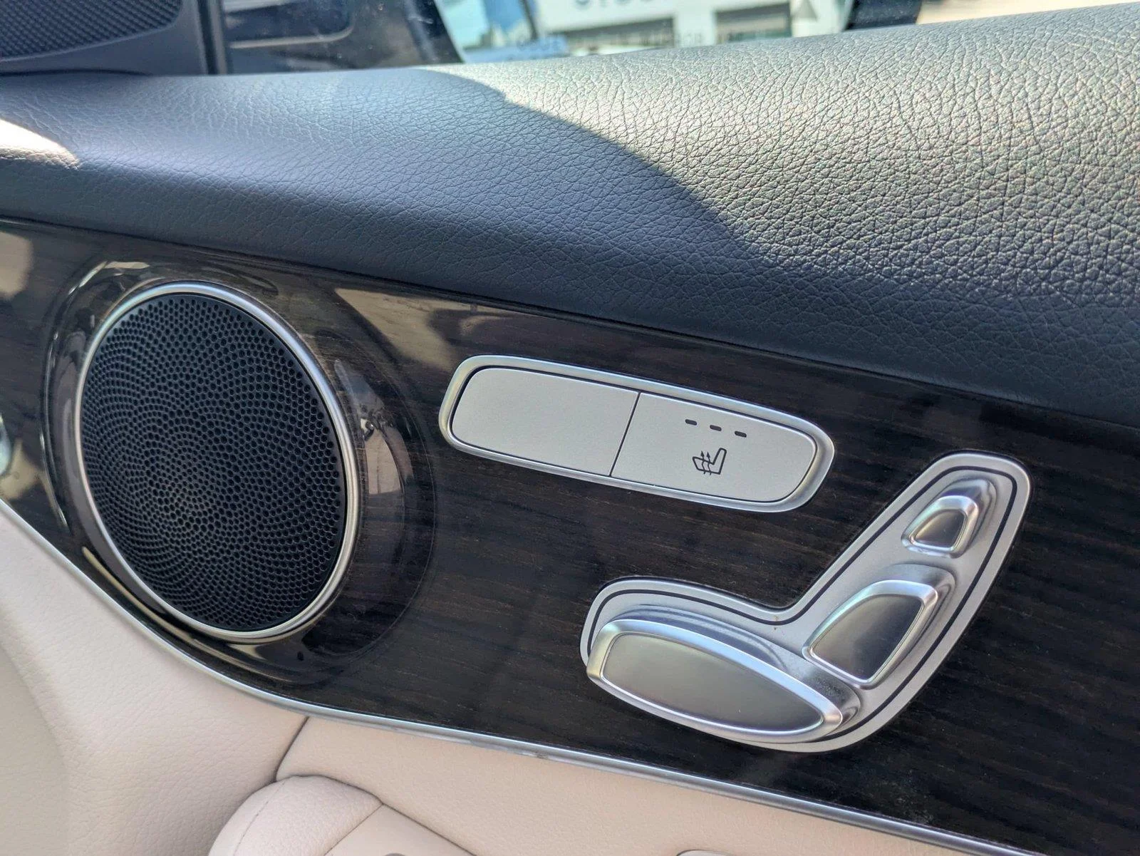 Used 2016 Lunar Blue Metallic Mercedes-Benz GLC 300 image 36
