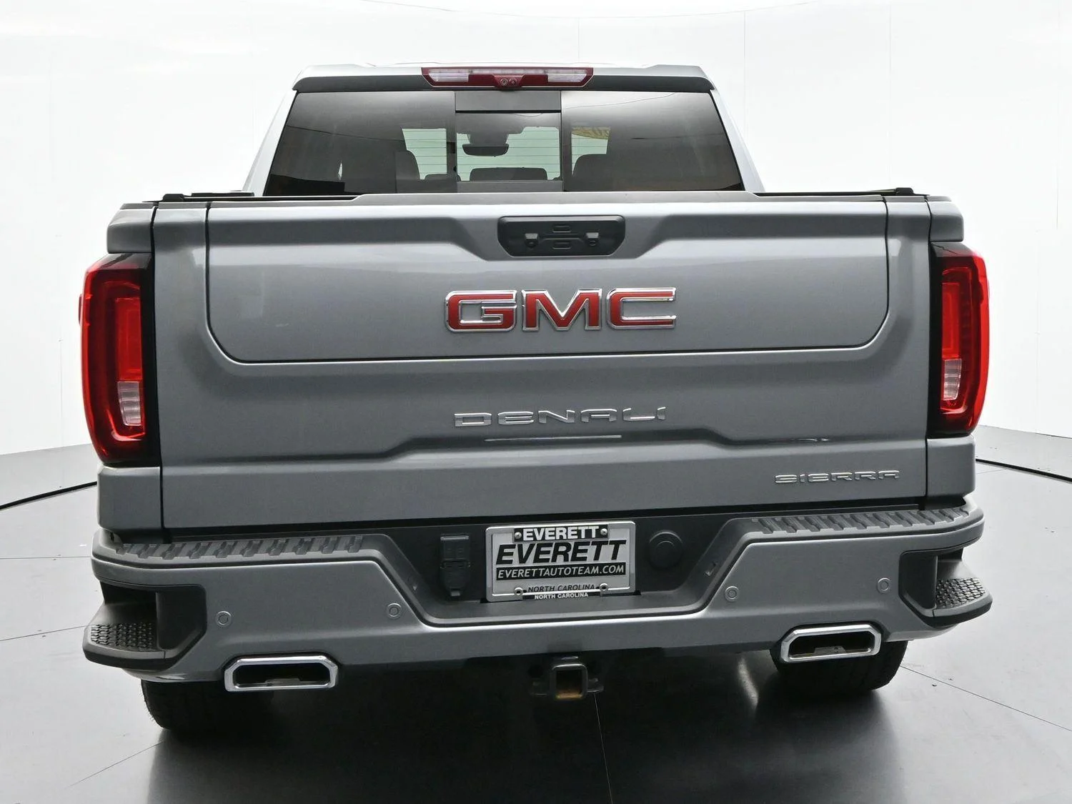 Used 2024 Sterling Metallic GMC Denali image 6