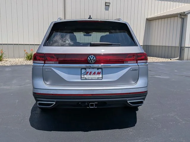 Used 2024 Silver Volkswagen 2.0T SEL image 6