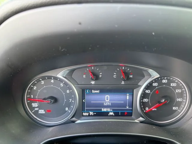 Used 2024 White GMC SLE image 17