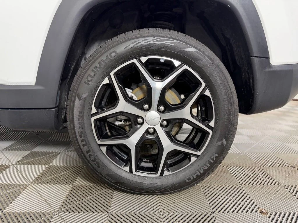 Used 2024 White Jeep Limited image 20