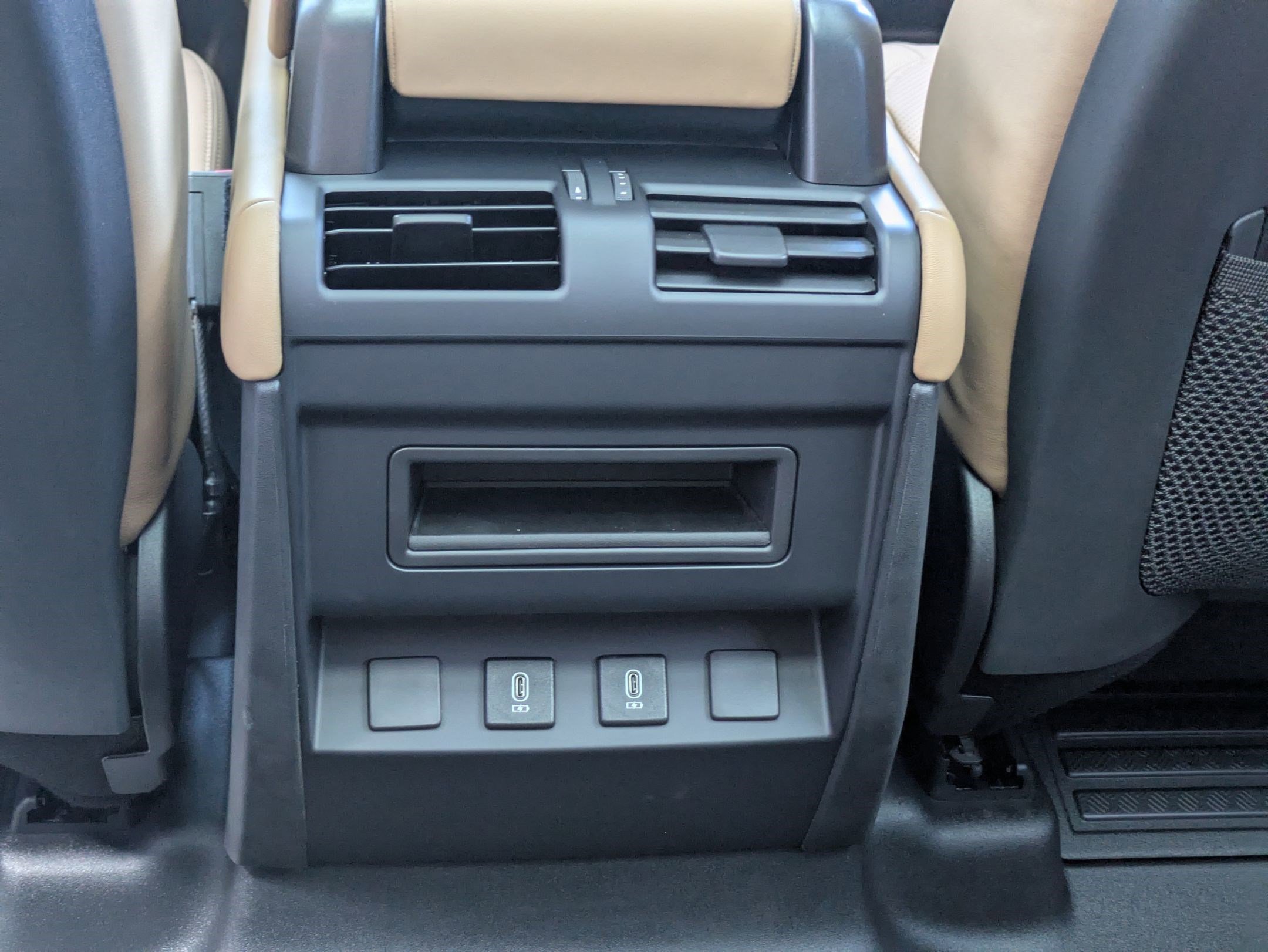 New 2026 Fuji White Land Rover P400 X-Dynamic SE image 28