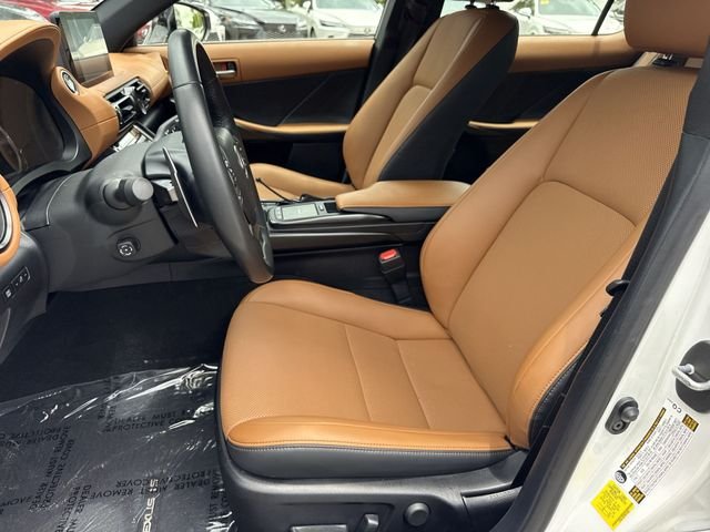 2025 Lexus IS 300 - Photo 11