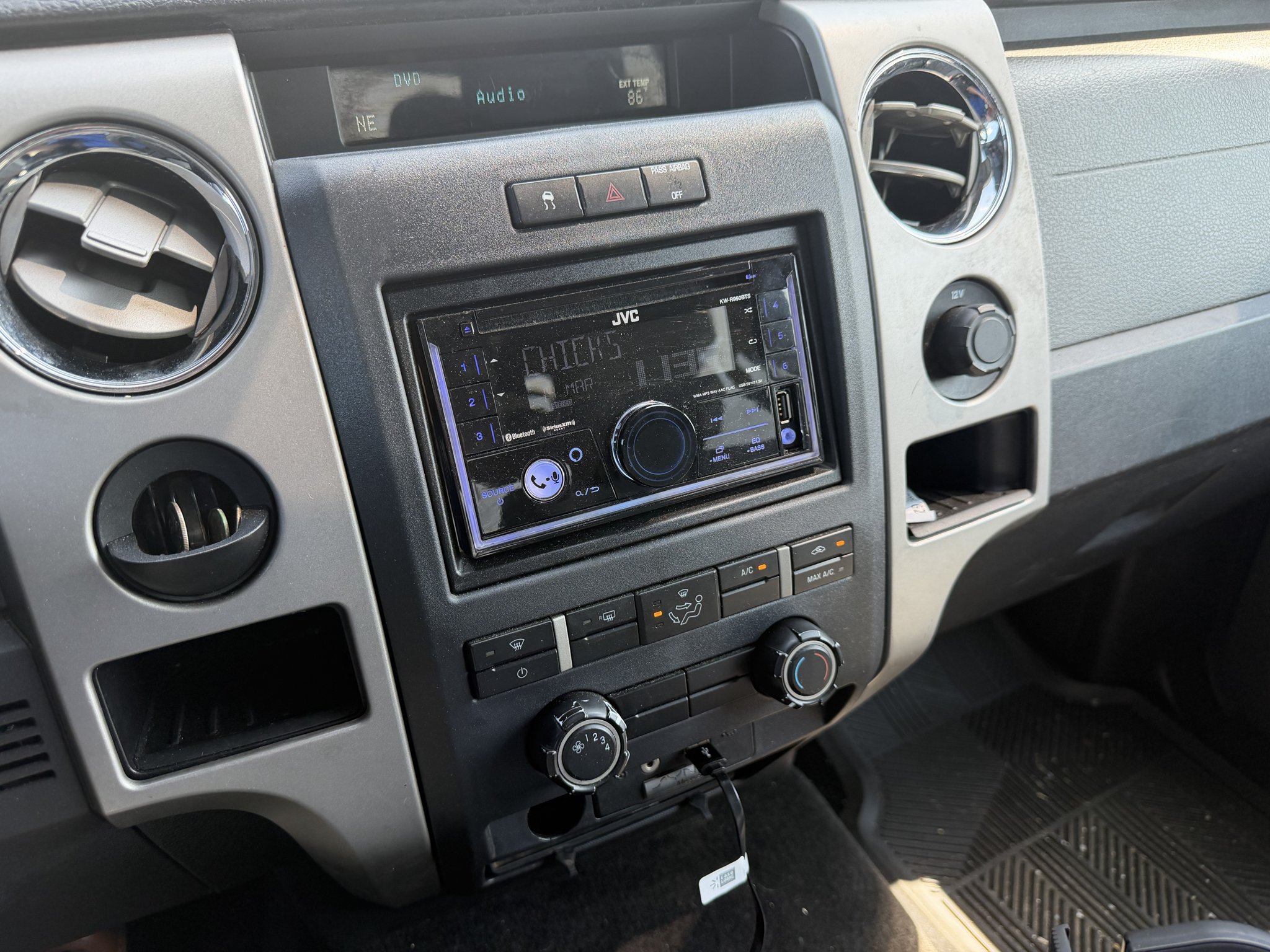 Used 2011 Silver Ford  image 10