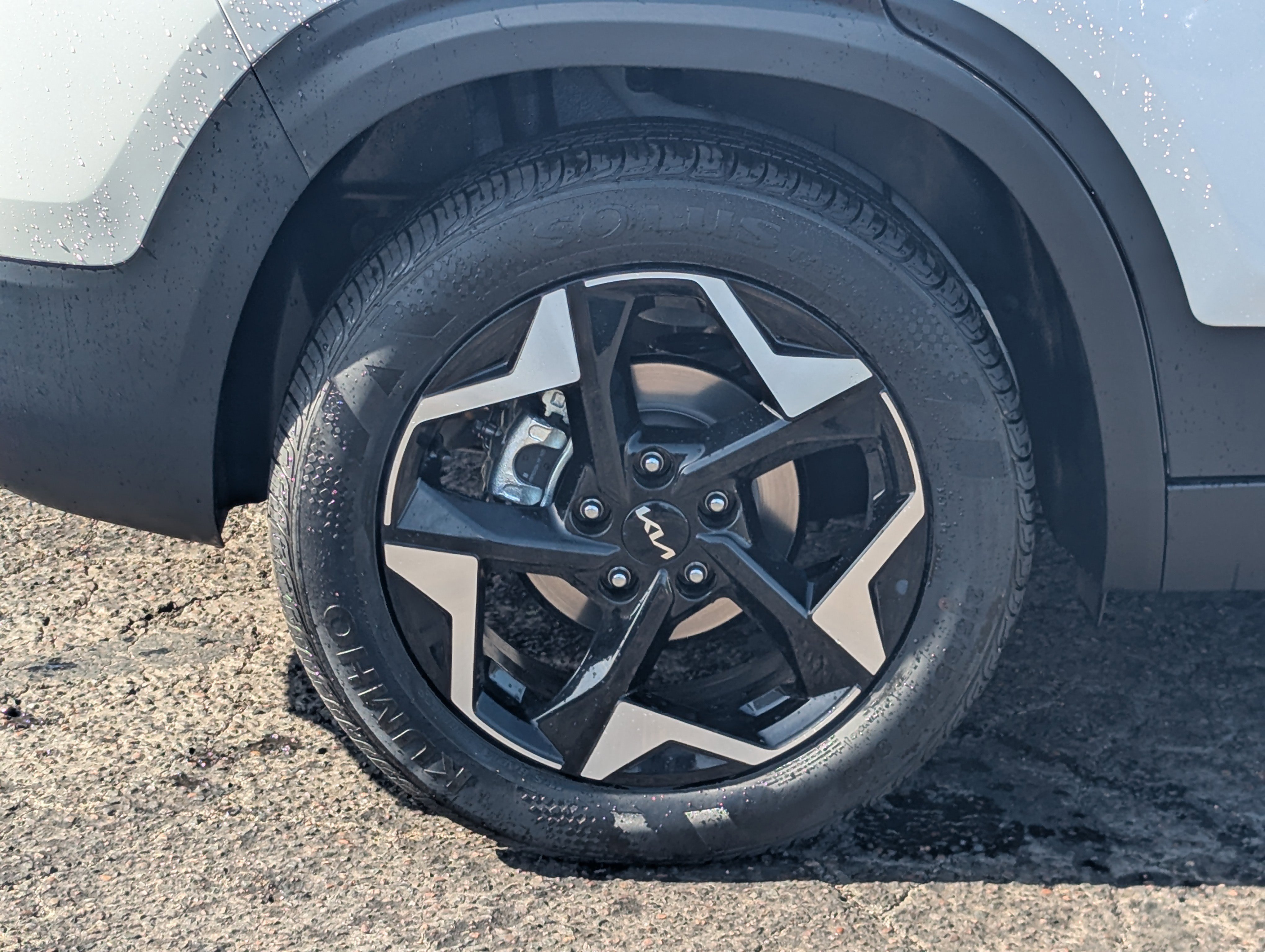 New 2026 Snow White Pearl Kia EX image 7