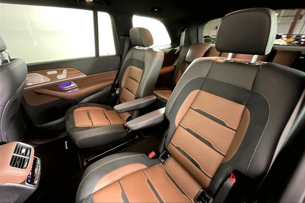 2025 Mercedes-Benz GLS AMG GLS 63 - Photo 18