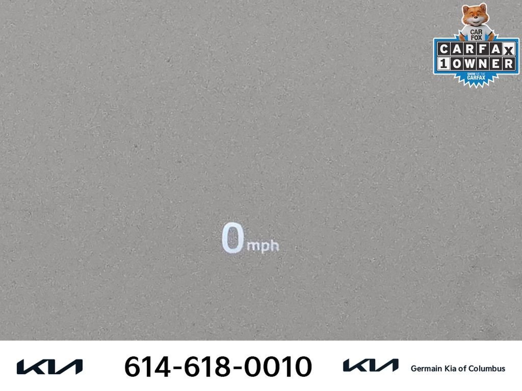 Used 2021 White Mazda Signature image 33