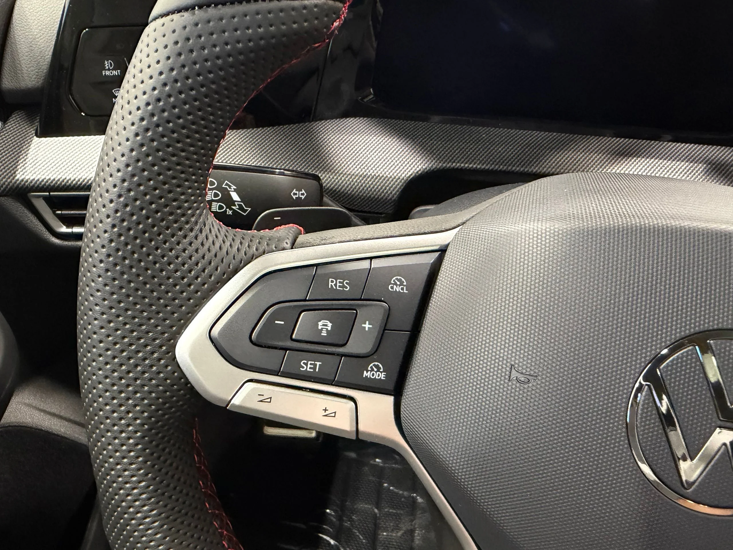 New 2026 Black Volkswagen 2.0T SE image 35