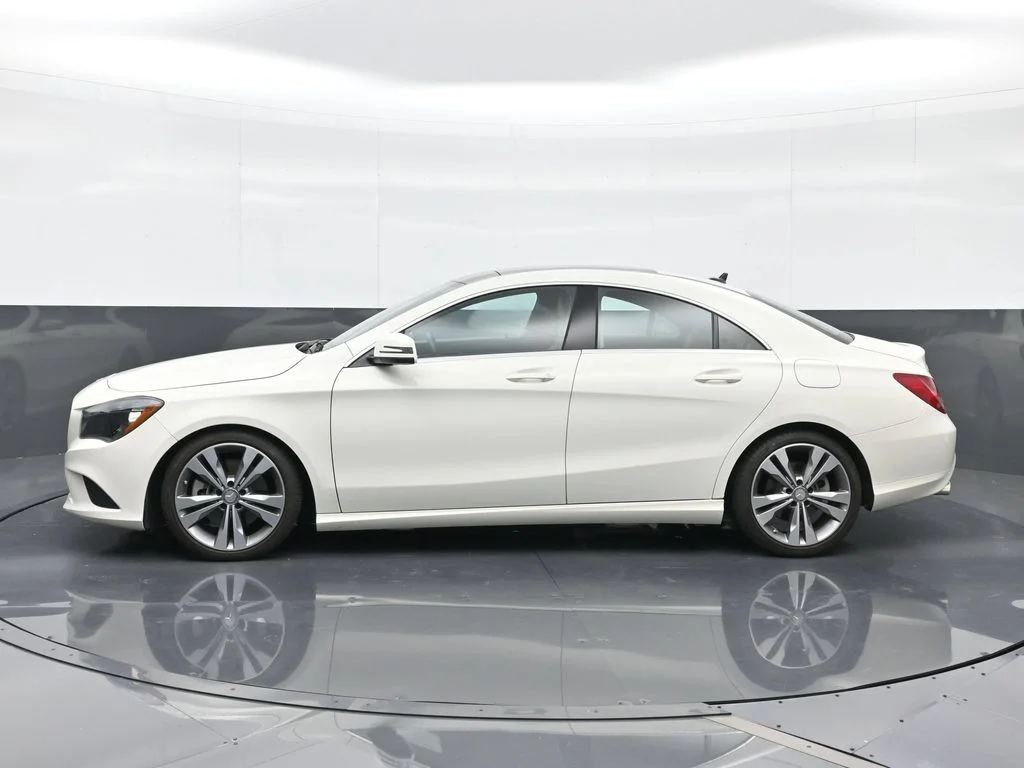 Used 2016  Mercedes-Benz CLA 250 image 3