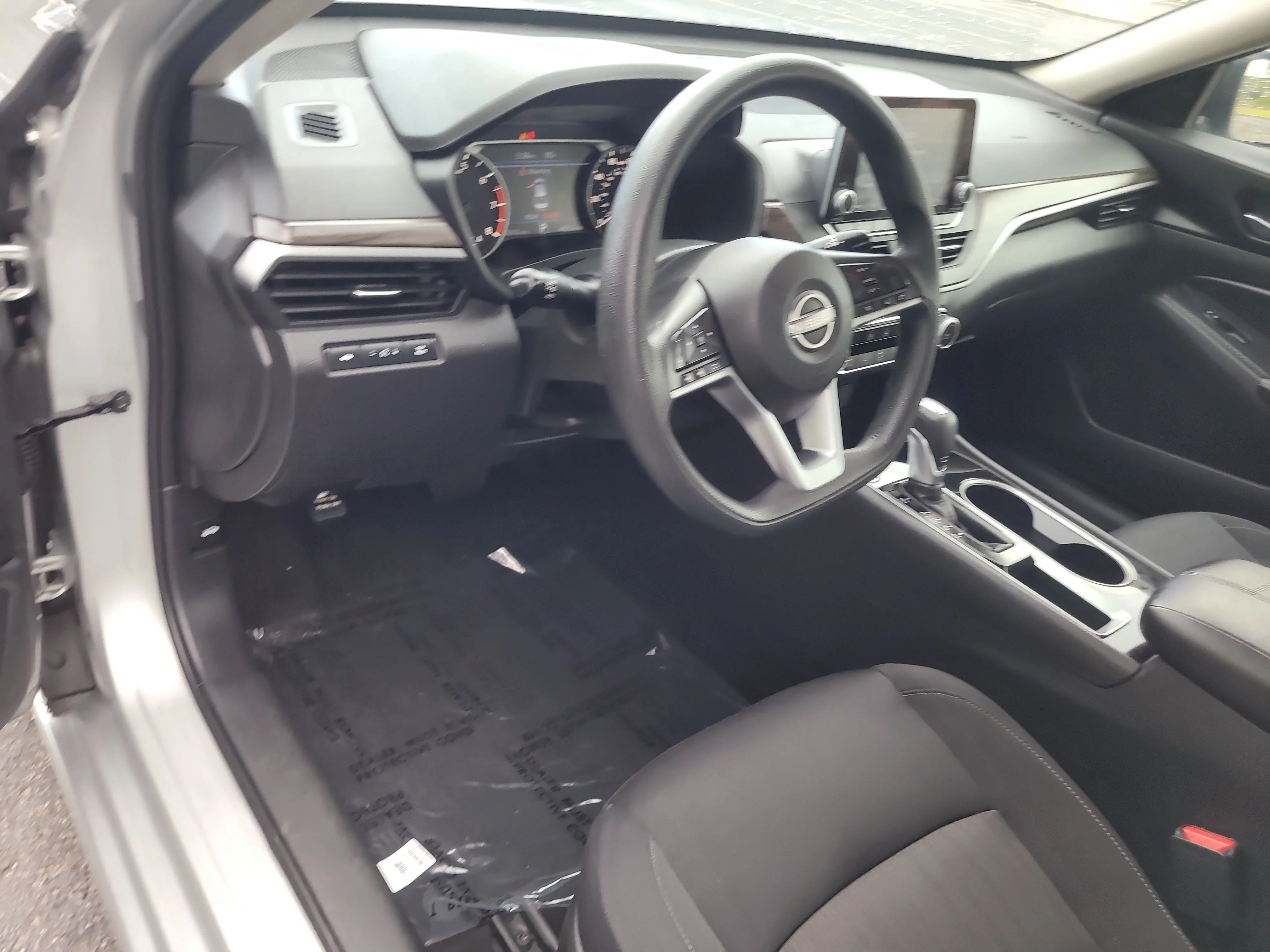 Used 2024 Brilliant Silver Metallic Nissan 2.5 SV image 17