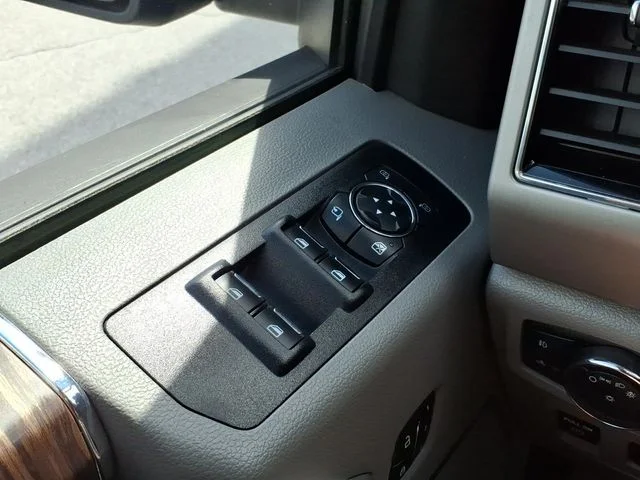 Used 2018 Gray Ford Lariat image 26