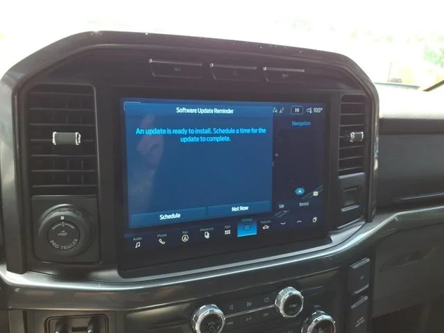 Used 2023 Silver Ford XLT image 27