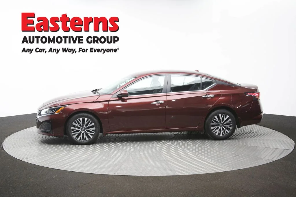 Used 2023 Red Nissan 2.5 SV image 59