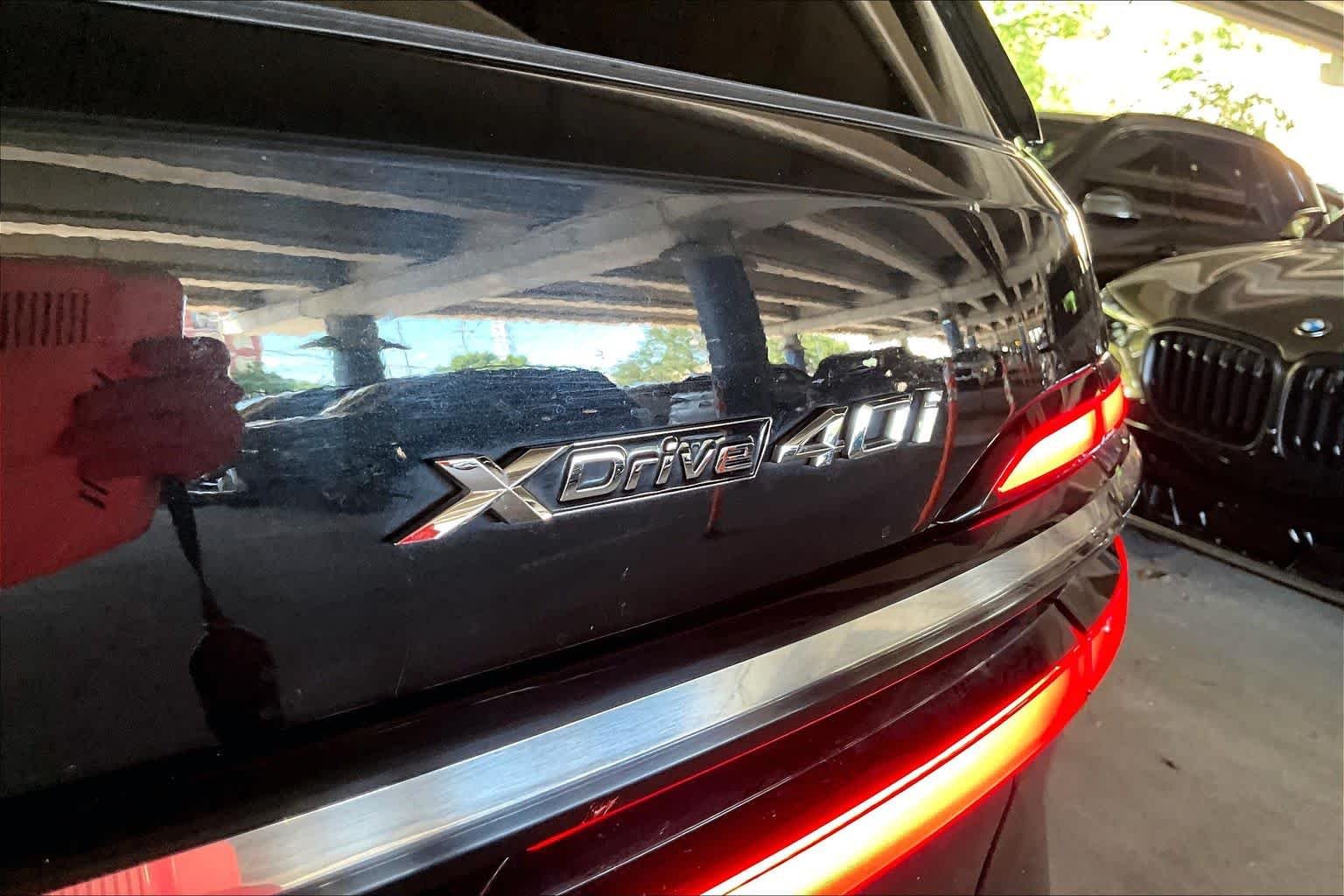 Used 2025 Black Sapphire Metallic BMW xDrive40i image 9