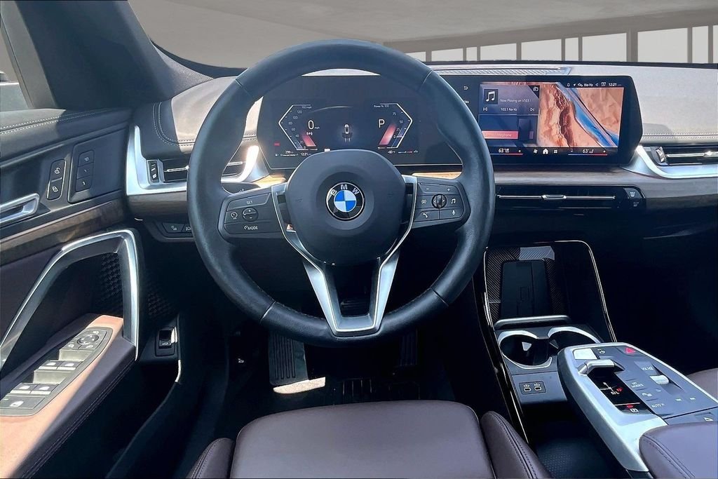 Used 2025 White BMW xDrive28i image 5