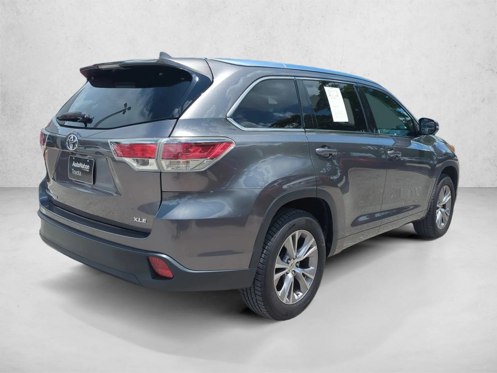 Used 2015 Predawn Gray Mica Toyota XLE image 5