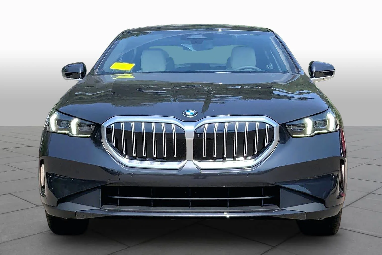 New 2027 Dark Graphite Metallic BMW 530i xDrive image 3