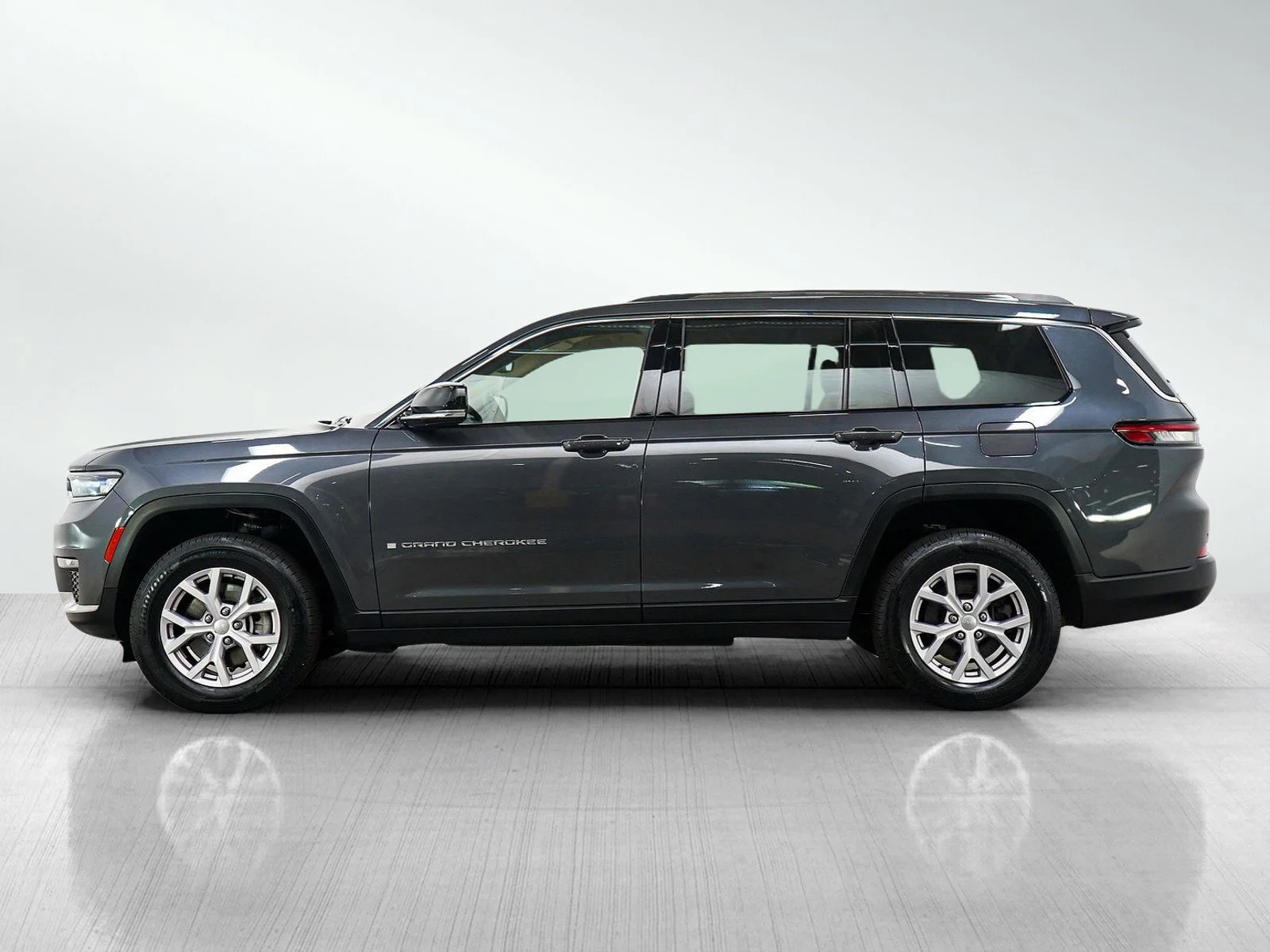 Used 2022 Jeep Grand Cherokee L Limited with VIN 1C4RJKBG8N8614099 for sale in Wayzata, Minnesota