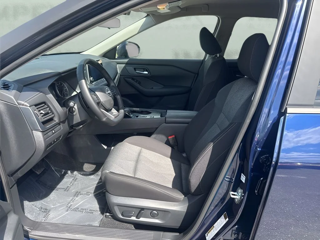 Used 2025 Blue Nissan SV image 9