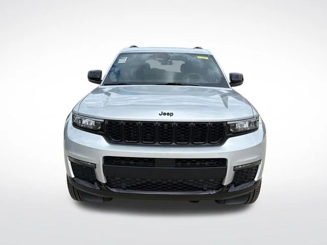 New 2025 Silver Jeep Limited image 2