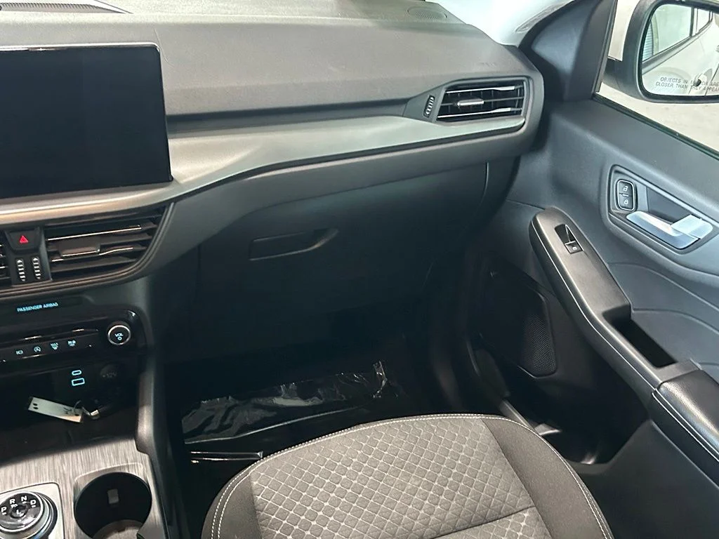 Used 2023 Oxford White Ford Active image 11