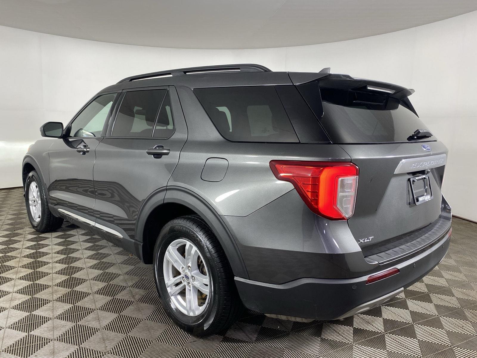 Used 2020 Magnetic Ford XLT image 4