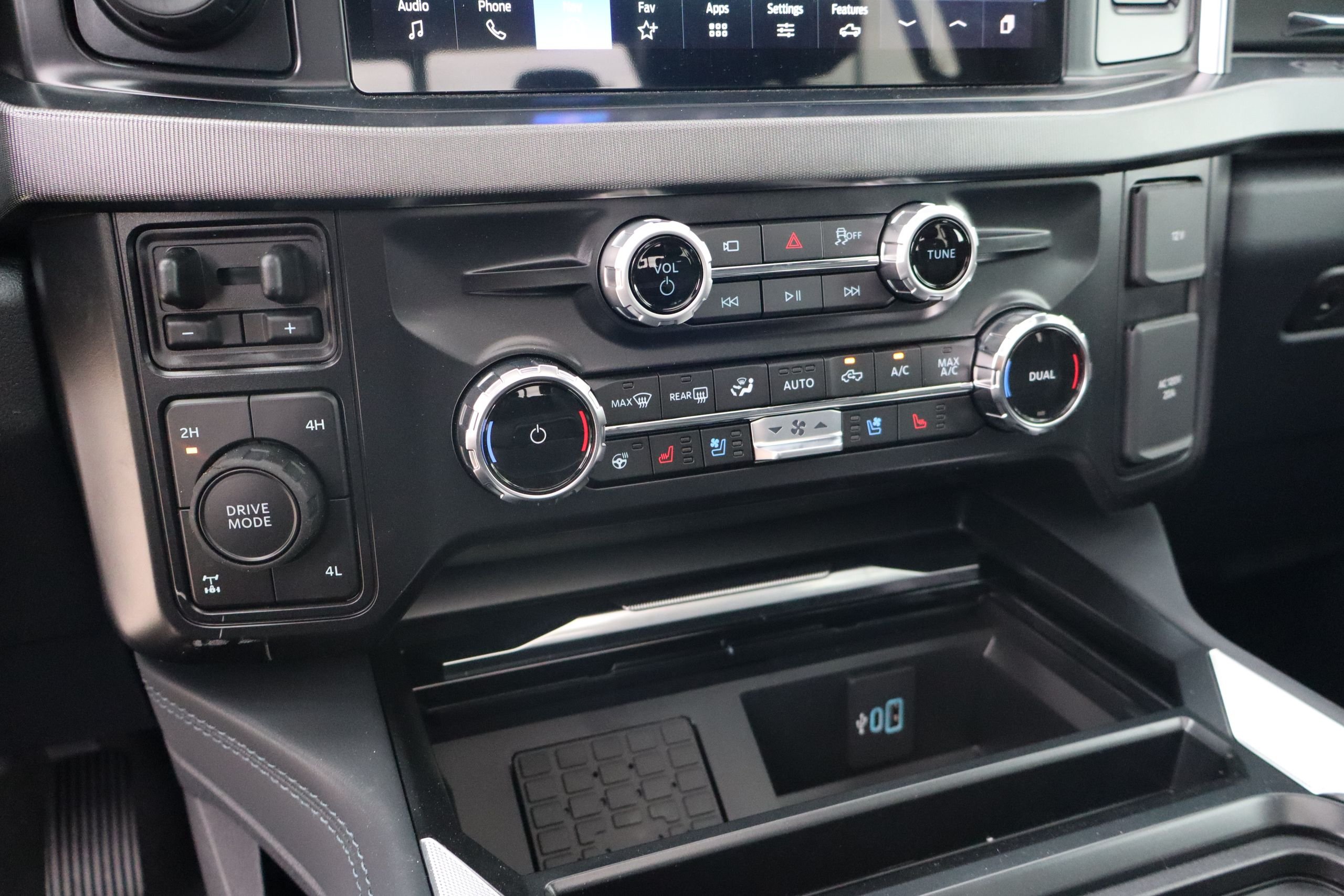 New 2026 Argon Blue Metallic Ford F-250® Platinum® image 19