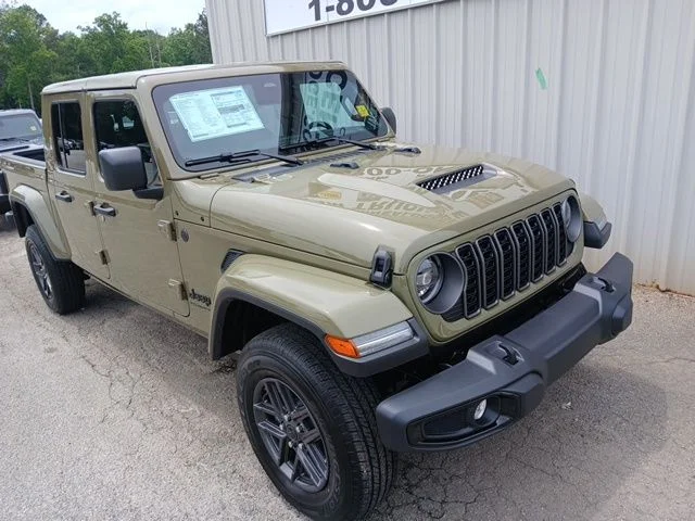 2026 Jeep Gladiator Sport S Auto's photo