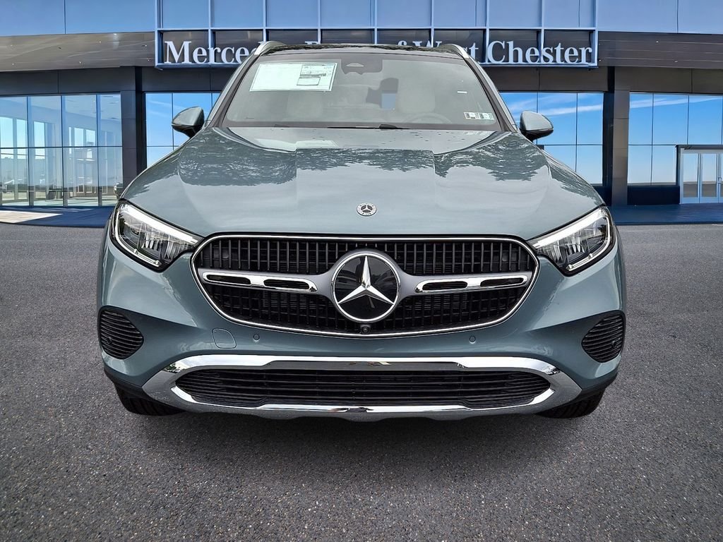2027 Mercedes-Benz GLC 300 AWD 4MATIC® photo 2