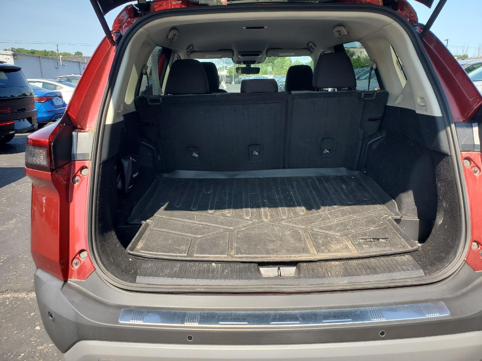 Used 2021 Scarlet Ember Tintcoat Nissan SV image 5