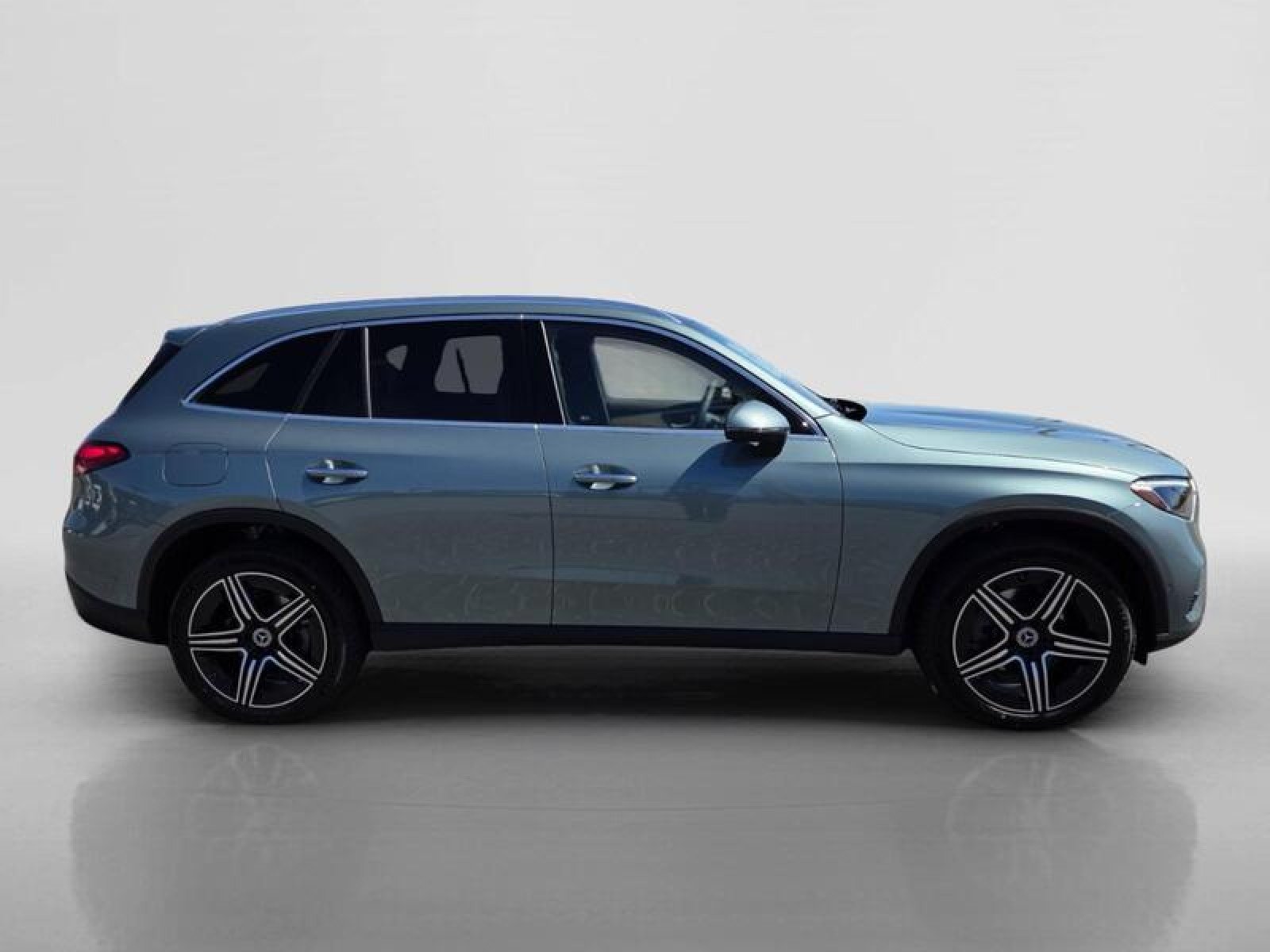New 2026 Verde Silver Metallic Mercedes-Benz GLC 300 SUV image 5