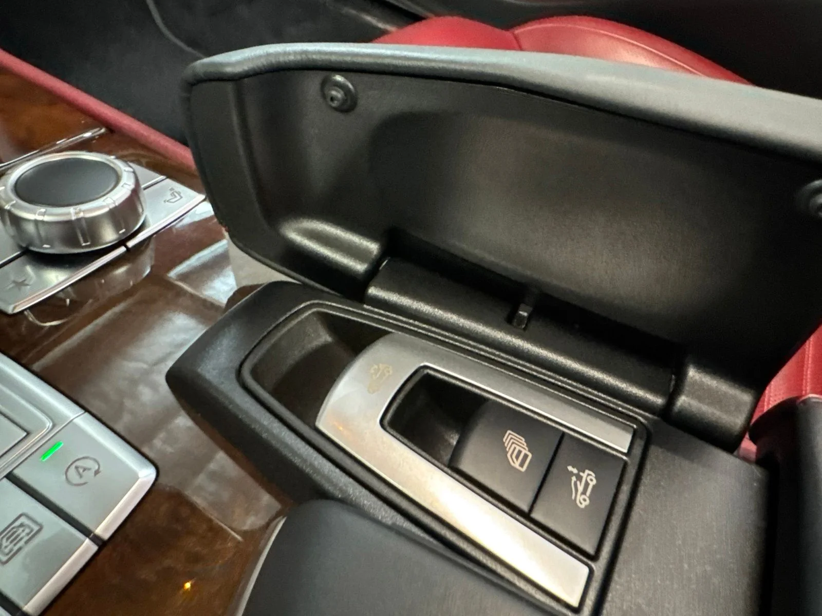 Used 2019 Silver Mercedes-Benz SL 550 image 34