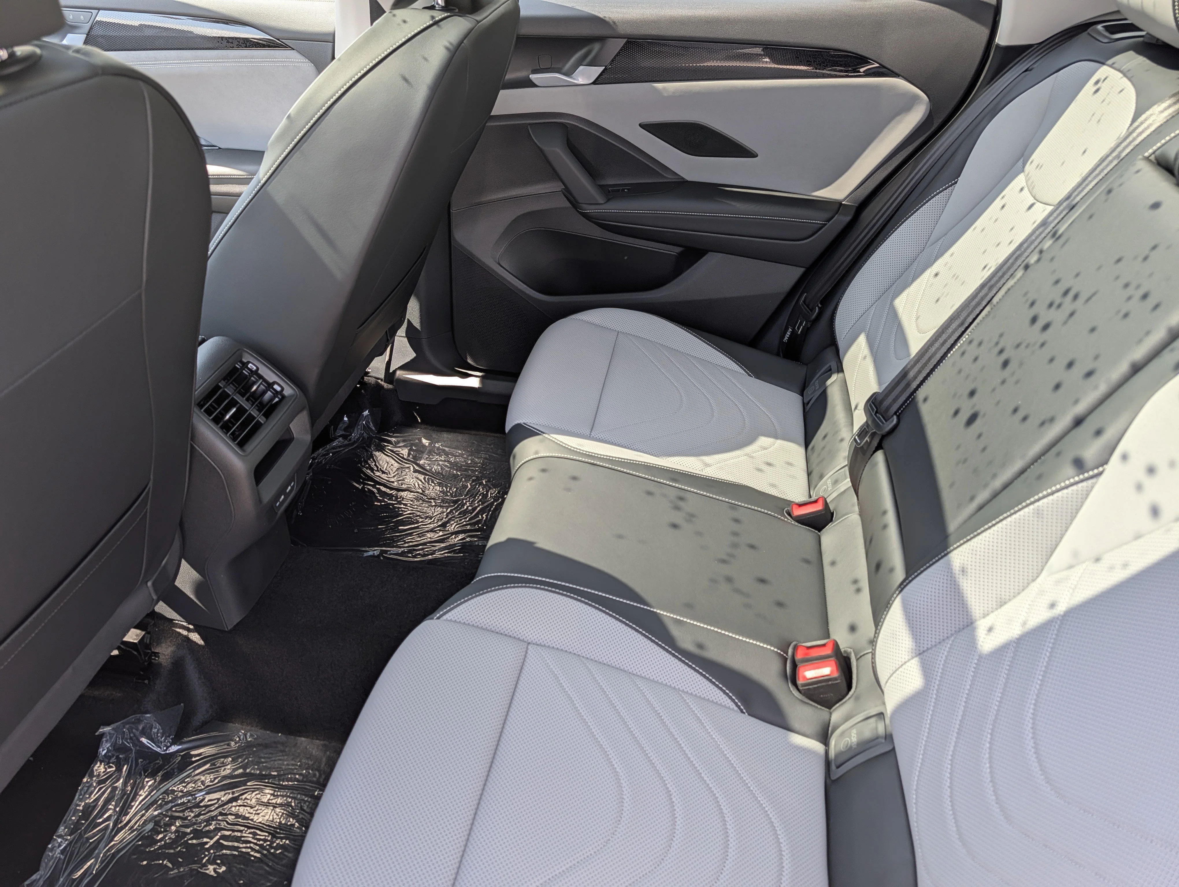 New 2026 Platinum Gray Metallic Volkswagen SE image 8
