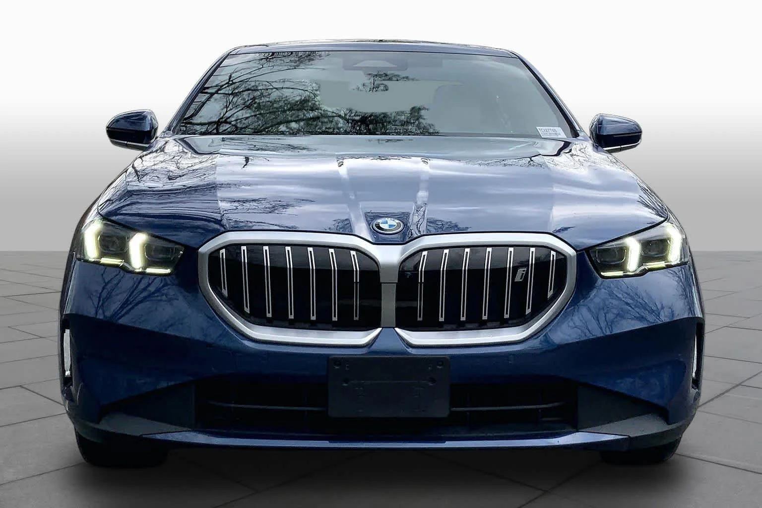 Used 2026 Phytonic Blue Metallic BMW xDrive40 image 3