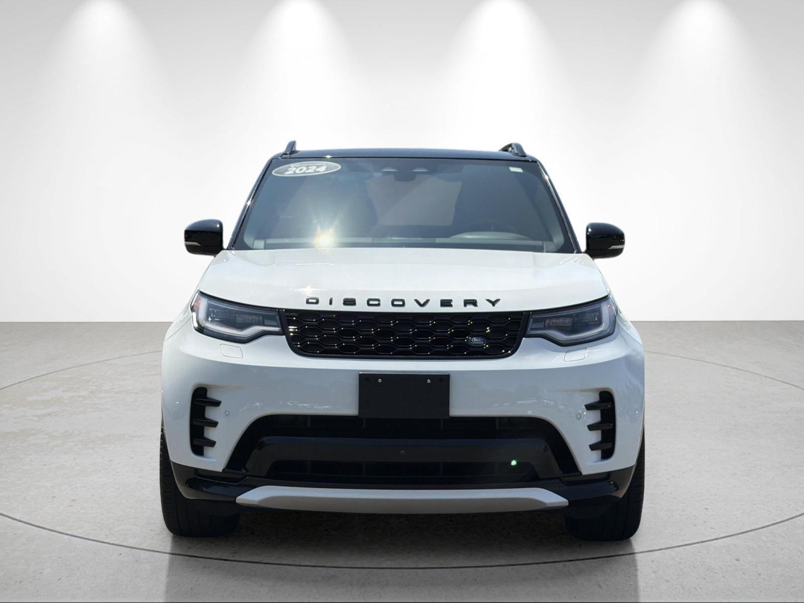 Used 2024 Fuji White Land Rover Dynamic SE image 8