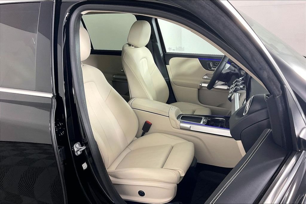 Used 2026 Black Mercedes-Benz GLB 250 image 7