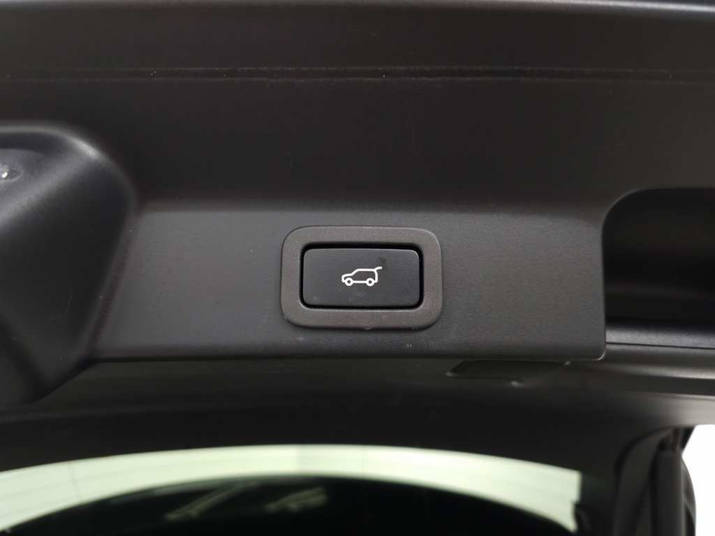 2022 JAGUAR F-PACE - Image 6