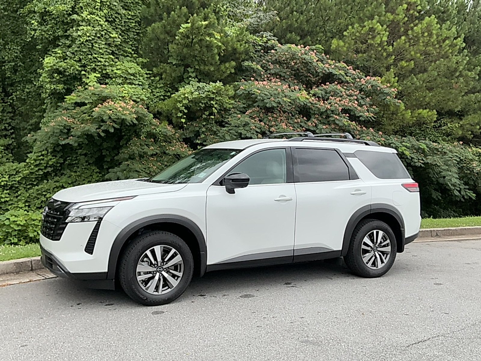 New 2026 Everest White Pearl Tricoat Nissan SL image 4