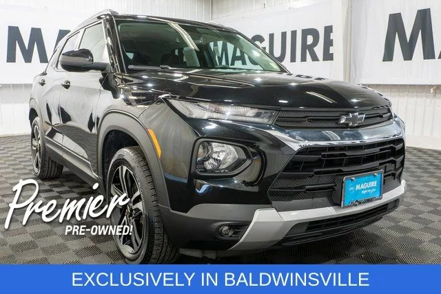 Used 2023 Black Chevrolet LT image 4